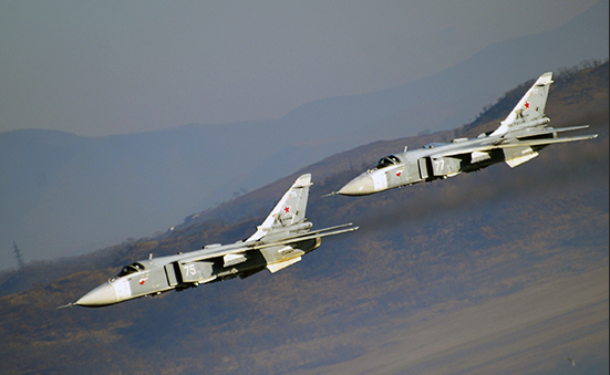 Фронтовые бомбардировщики Су-24 во&nbsp;время учений, октябрь 2014 года


