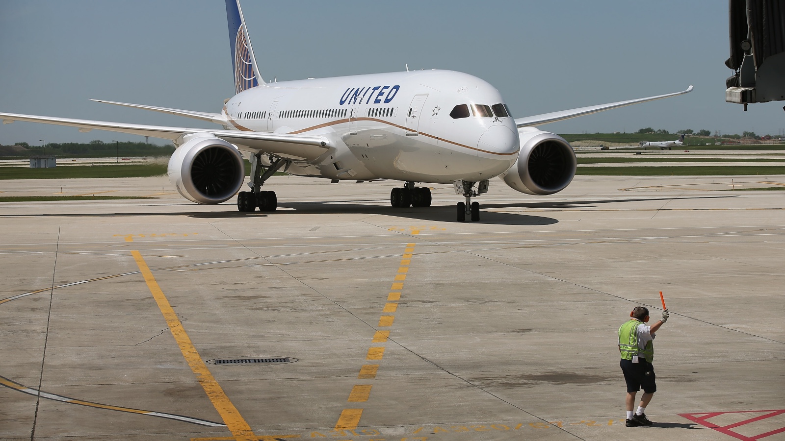 <p>Самолет&nbsp;Boeing 787</p>