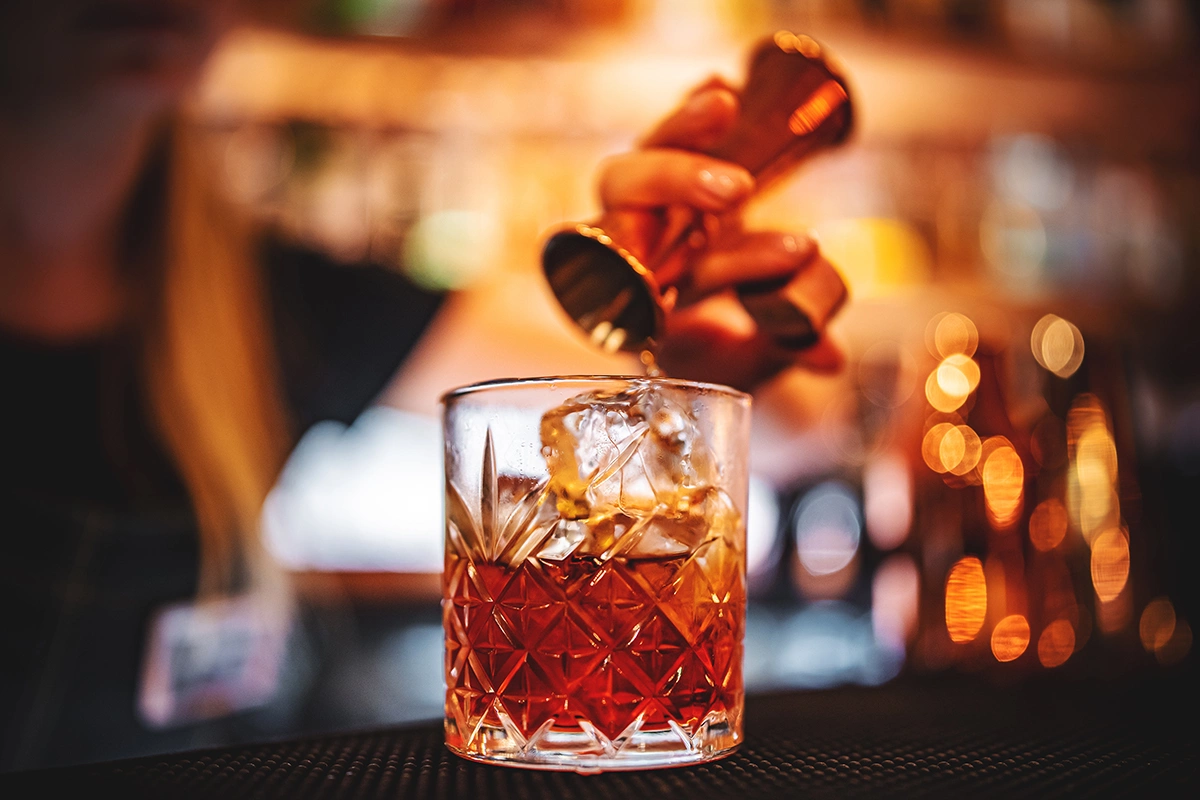 Цитрусовые биттеры. Чаще всего для их изготовления используют цедру апельсина, однако могут встречаться также биттеры на основе цедры грейпфрута, лимона или юдзу