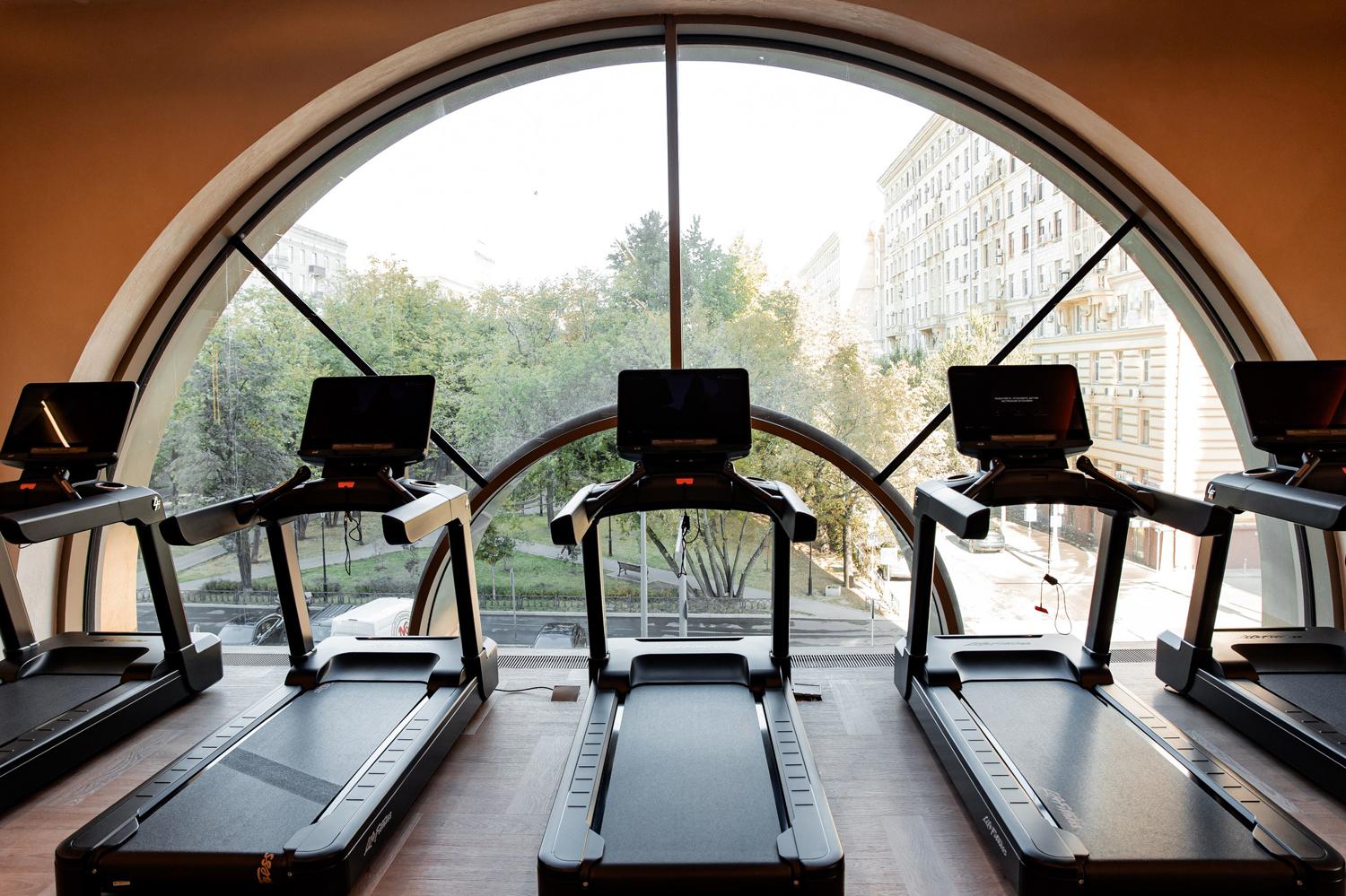 Клуб Crocus Fitness Кутузовский в жилом комплексе «Поклонная 9»