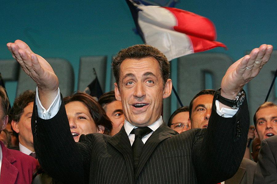 Министр внутренних дел Франции Николя Саркози&nbsp;во время своего визита в Перигё на юго-западе страны, 12 октября 2006 года