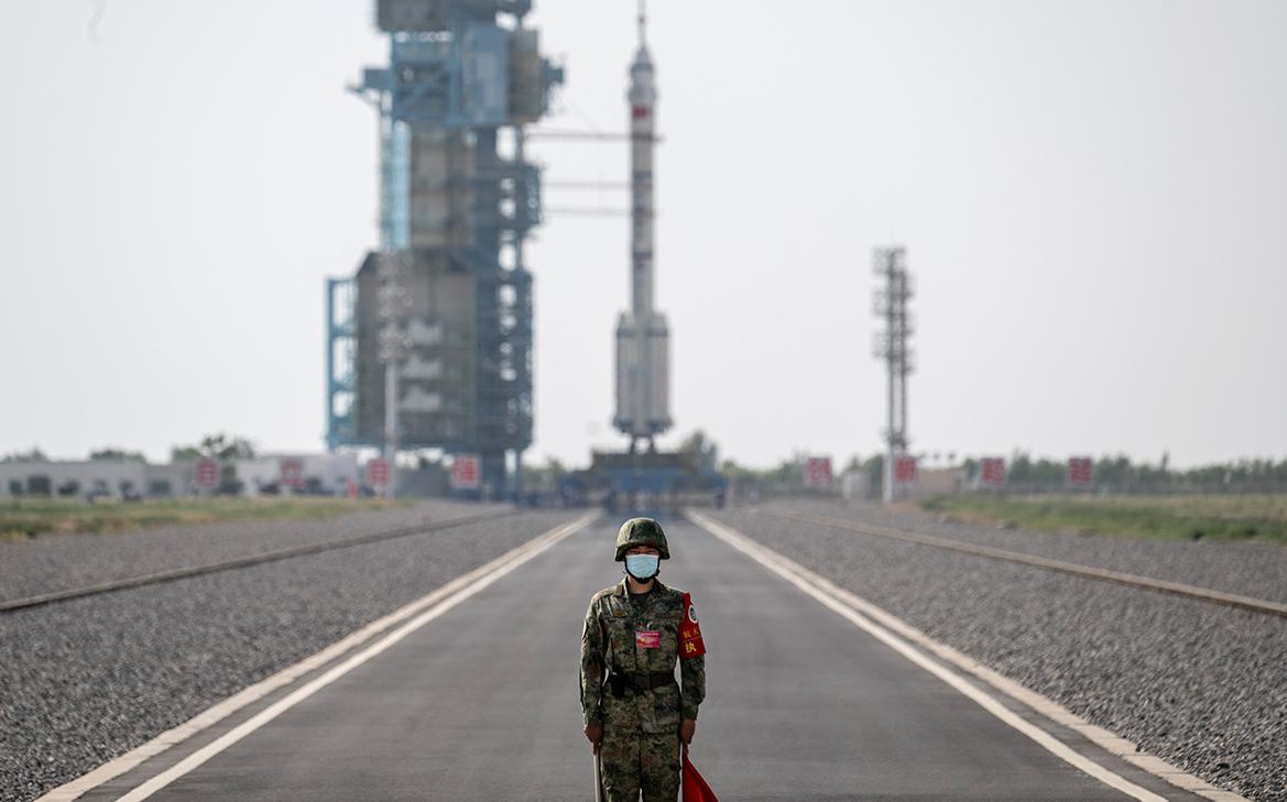 WP рассказала об «орбитальном бое» спутников США и Китая