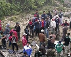 В Непале перевернулось судно, десятки человек пропали без вести