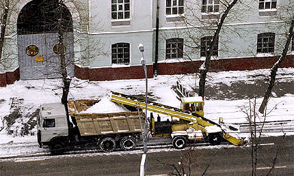 В Москве увеличили на 20% число снегоуборочных машин
