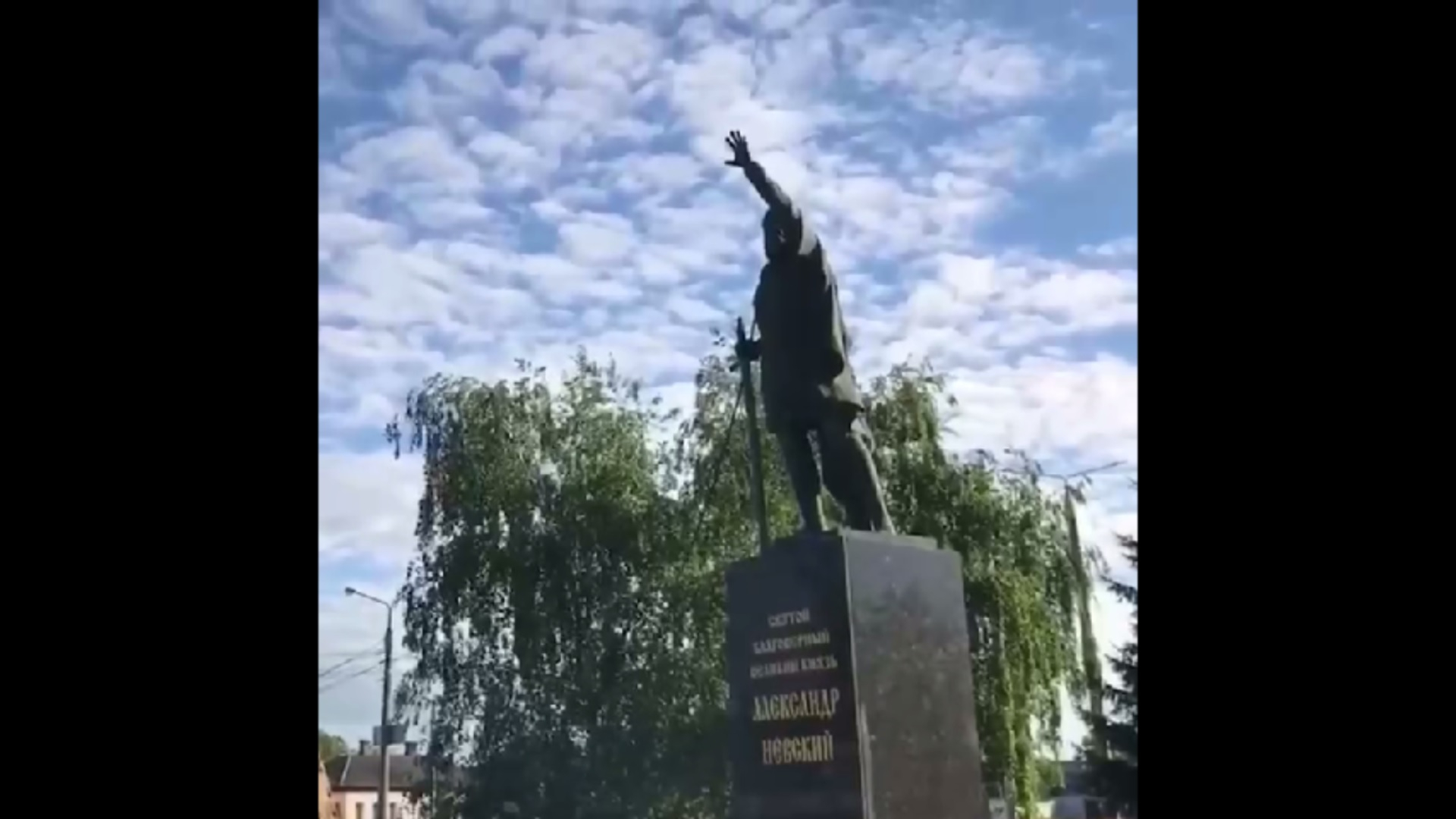 Памятник великому князю Киевскому Александру Невскому снесли в Харькове