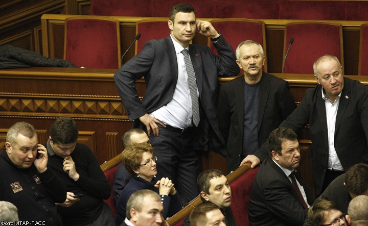Оппозиция потребовала немедленной отставки Януковича