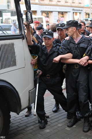 Акция оппозиционеров в Москве не обошлась без задержаний