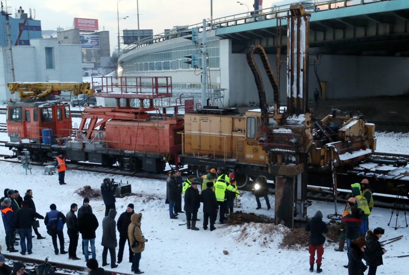 Свая пробила тоннель между станциями московского метро