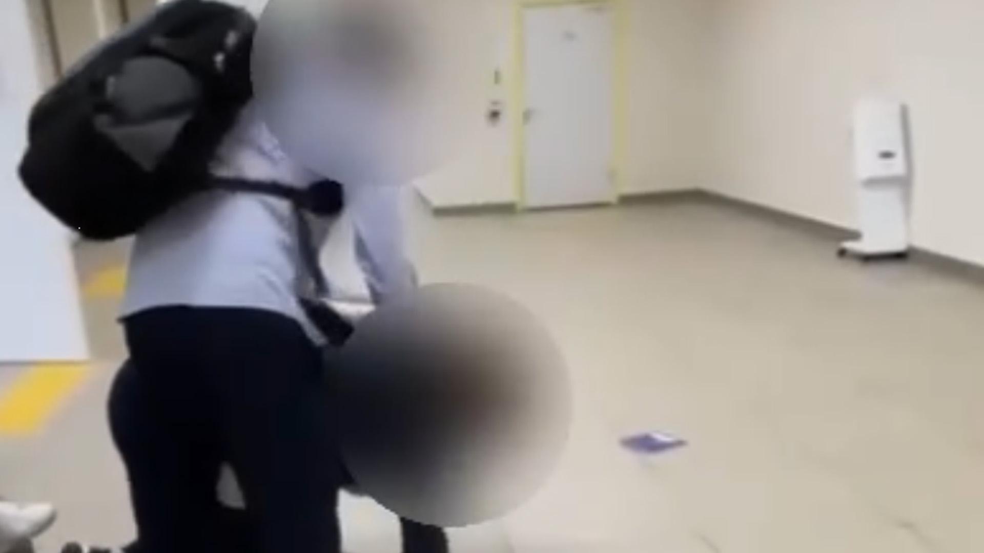 Десятиклассник попал в реанимацию после драки в московской школе