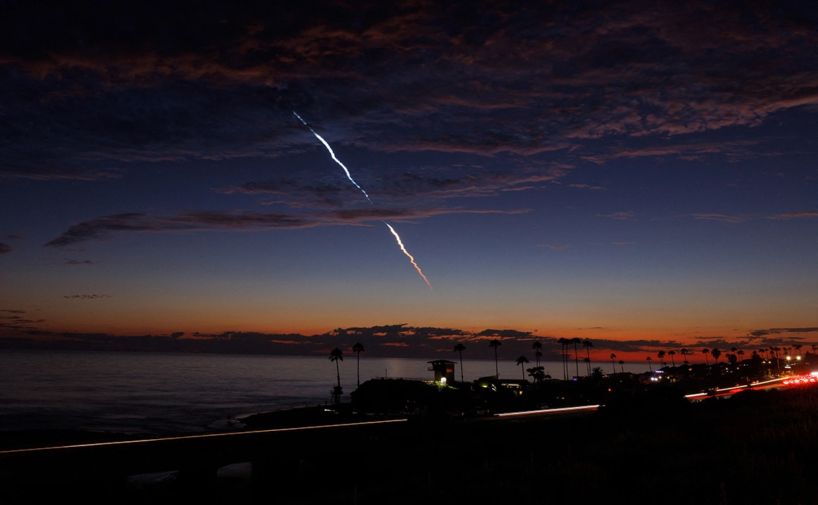 Mike Blake / Reuters