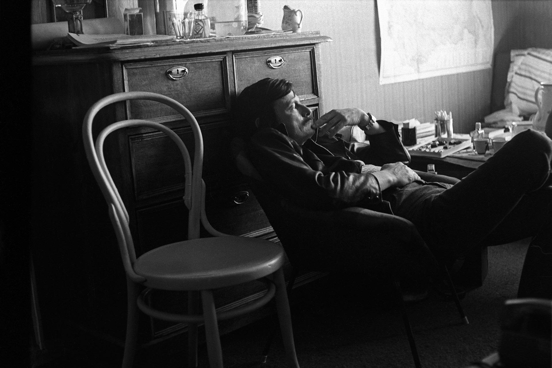 Режиссер Андрей Тарковский у себя дома, 1969
