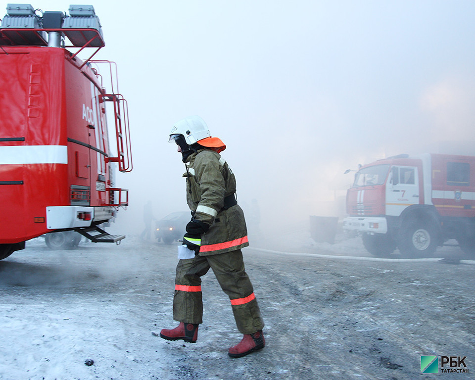 При тушении пожара на пороховом заводе погиб пожарный - начальник караула