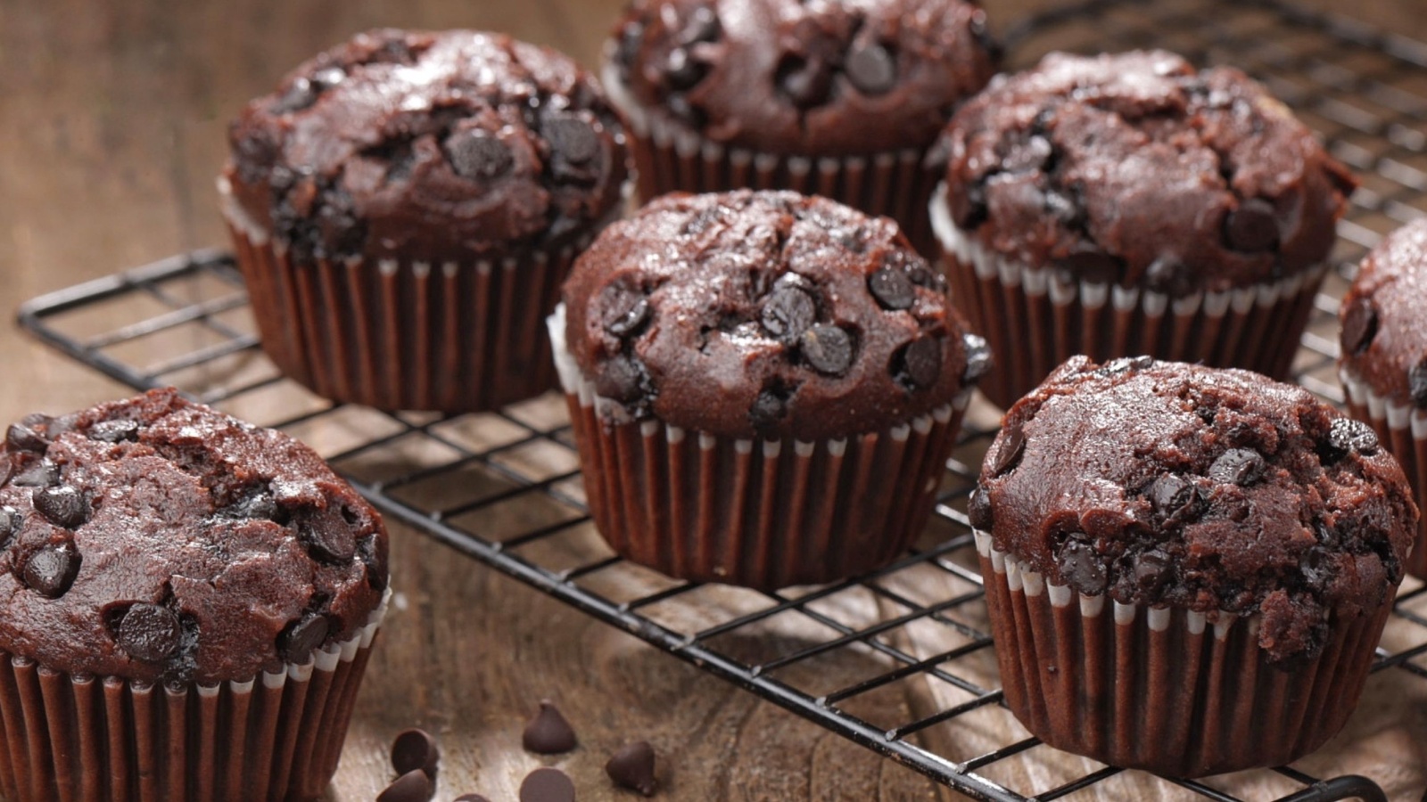 Начинки можно добавлять прямо в тесто или выкладывать сверху