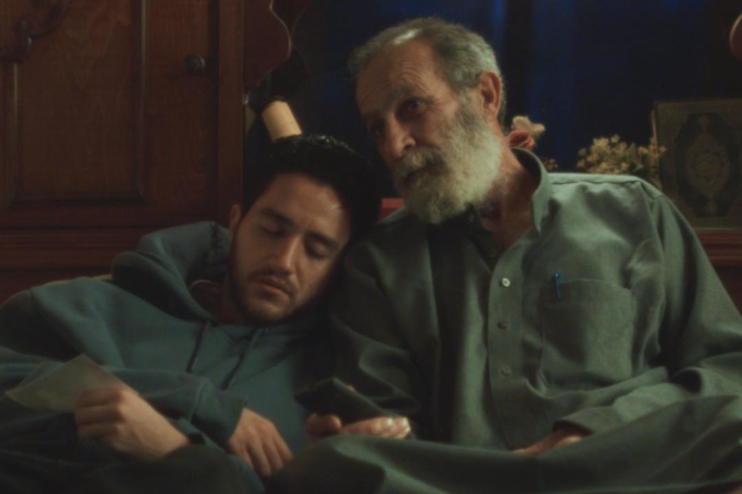 Ахмед Малек и Камел Эль Баша в фильме «Запах моего отца»