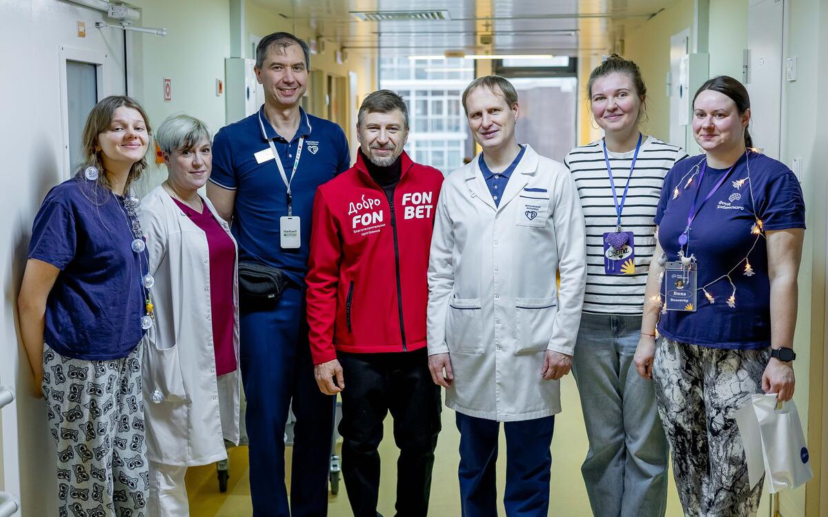Ягудин совместно с Фондом Хабенского посетили Морозовскую больницу