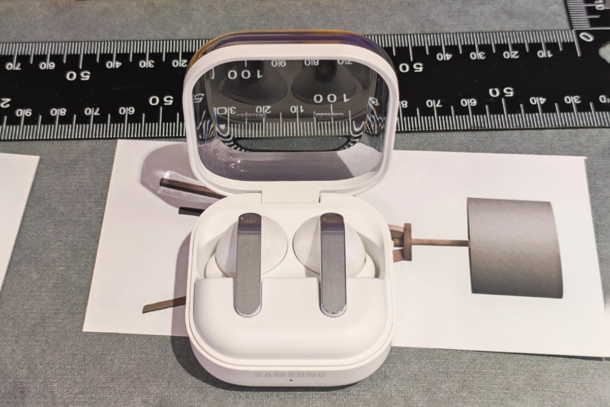 Беспроводные наушники Samsung Galaxy Buds4 получили поддержку распознавания жестов движения головы 