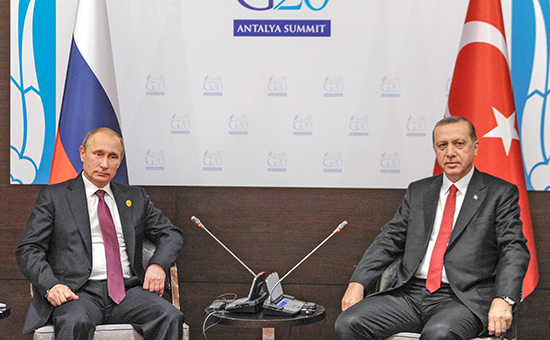 Президент России Владимир Путин (слева) и&nbsp;президент Турции Тайип Эрдоган во&nbsp;время встречи на&nbsp;полях саммита &laquo;Большой двадцатки&raquo; (G20) в&nbsp;турецкой Анталье, 15 ноября 2015 года