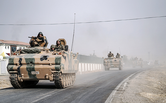 Турецкие военнослужащие в&nbsp;городе Каркамыш неподалеку от&nbsp;турецко-сирийской границы. Август 2016 года
