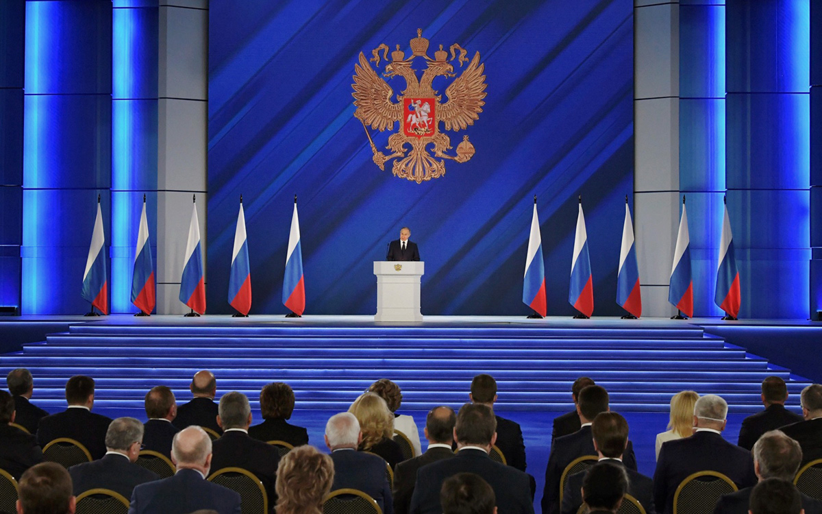 Путин поручил кабмину представить дополнительные меры поддержки бизнеса
