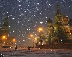 На борьбу со снегом Москва мобилизует военных и студентов 