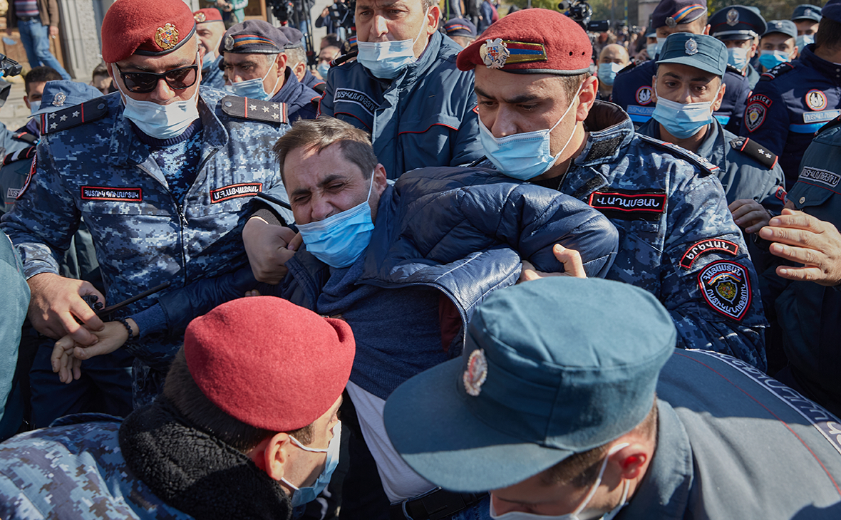 Четырехдневная война: почему в Карабахе перестали стрелять — РБК