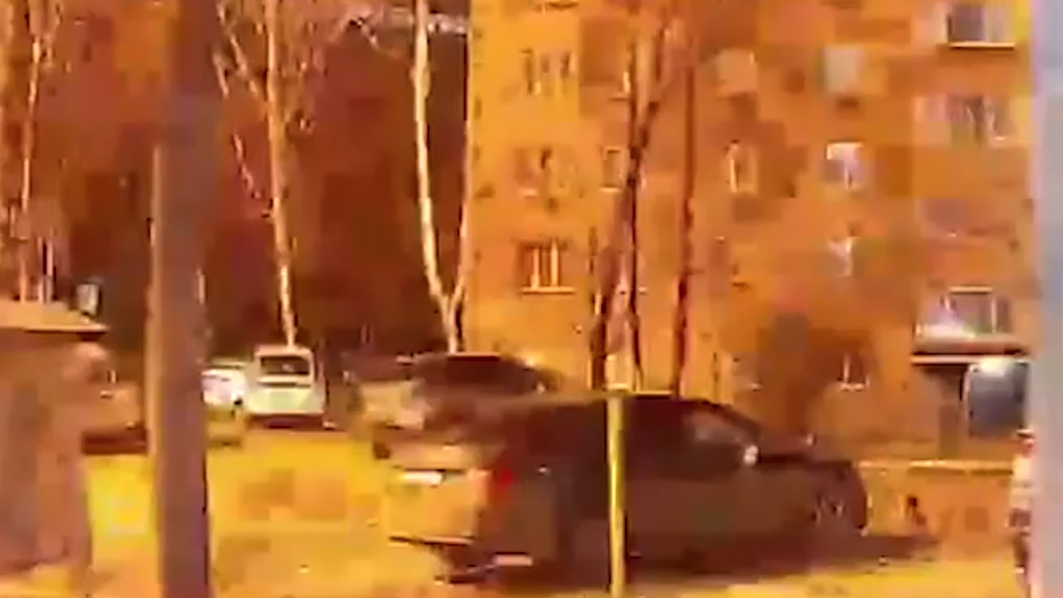 Момент взрыва газа и пожар в многоэтажке в Ижевске. Видео