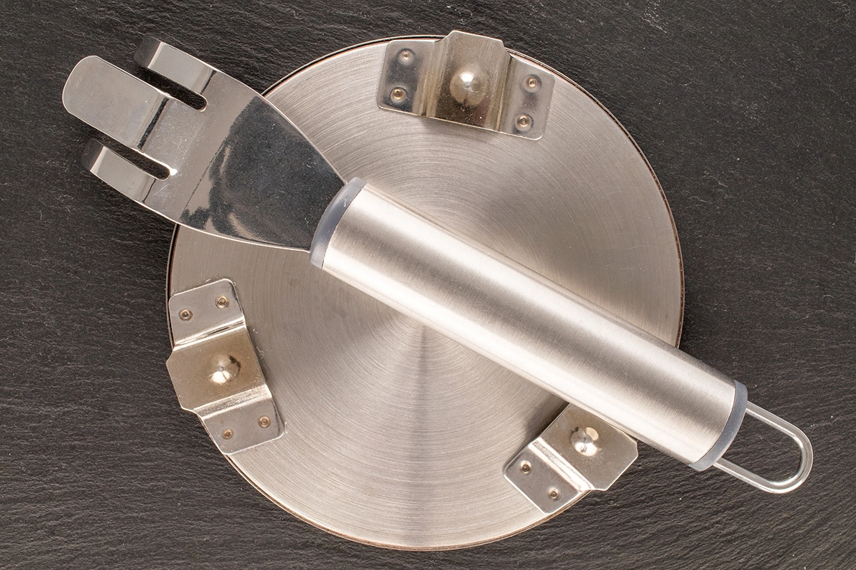 Такие переходники также удобны для турок или небольших ковшей