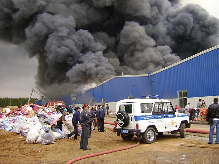 В крупном торговом центре в Казани произошел пожар