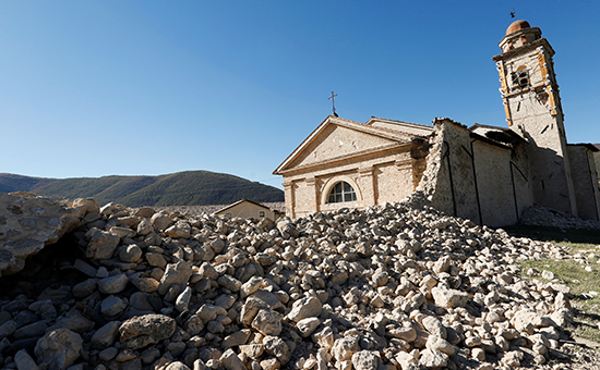 Частично разрушенная церковь Святого Антония в комунне&nbsp;Норча, Италия. 30&nbsp;октября 2016 года


