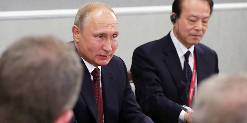 Путин обратился к японцам словами «давайте рассчитываться в рублях»