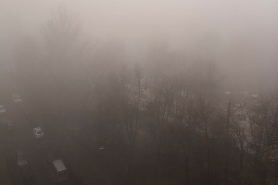 Туман пришел в движение. Туман накрыл все. Туман накрыл Москву 27 сентября 2022. Тюмень накрыл туман 5.08.2023. Туман накрывает сказочный город.