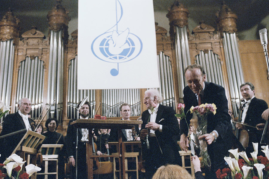 Композитор Родион Константинович Щедрин (второй справа) после исполнения его произведения &laquo;Вариации для симфонического оркестра &laquo;Автопортрет&raquo; 1984 год

Щедрин рано завоевал популярность в театральных жанрах. Свое самое исполняемое сочинение&nbsp;&mdash; балет &laquo;Кармен-сюиту&raquo; композитор создал в 1967 году. Значительной вехой в творчестве Щедрина стала опера &laquo;Мертвые души&raquo; по произведению Николая Гоголя на либретто самого композитора (1976). Постановку оперы осуществил в Большом театре в 1977 году режиссер Борис Покровский.

В 1980-е годы Щедрин написал балеты &laquo;Чайка&raquo; (1979) и &laquo;Дама с собачкой&raquo; (1985), &laquo;Автопортрет&raquo; для симфонического оркестра (1984). В 1990-е отметился оперой &laquo;Лолита&raquo; по одноименному роману Владимира Набокова, поставленной в Шведской королевской опере в Стокгольме.