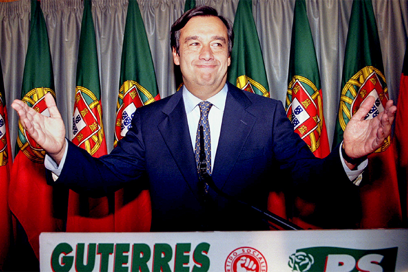 В 1992 году Гутерриш возглавил Социалистическую партию, а&nbsp;после&nbsp;того&nbsp;как&nbsp;она победила на&nbsp;парламентских выборах в&nbsp;1995 году, он стал премьер-министром страны.
