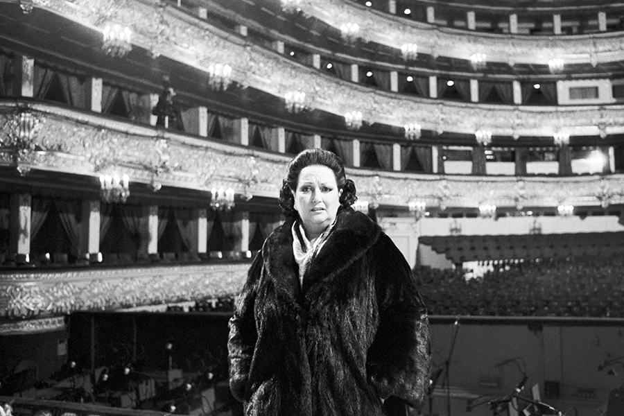 С труппой&nbsp;Ла Скала&nbsp;в 1974 году Кабалье выступила в Москве, исполнив&nbsp;партию Нормы из одноименной оперы Винченцо Беллини. Делясь впечатлениями от своего первого выступления в российской столице, она говорила: &laquo;Я никогда не думала, что Большой &mdash; настолько прекрасный театр, абсолютно уникальный, других таких в мире нет. Акустика идеальная. Можно петь совсем тихо, и тебя слышно на самых последних рядах&raquo;. С тех пор певица неоднократно посещала Россию
