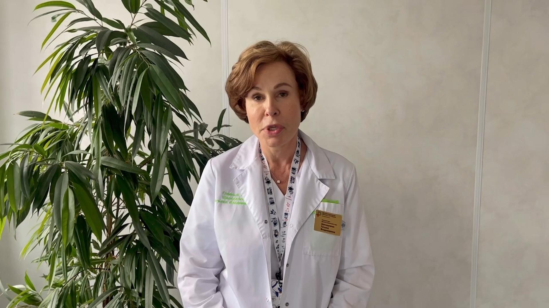 Брошенный на пол в Шереметьево мальчик стал узнавать отца