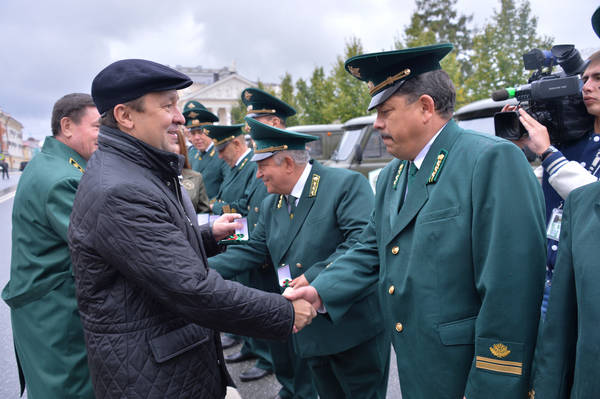 Лесники Татарстана получили от Ильдара Халикова ключи от новых авто 