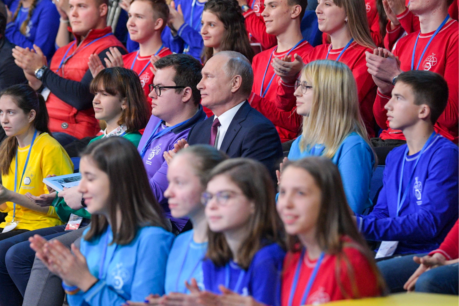 Президент РФ Владимир Путин (в центре)&nbsp;