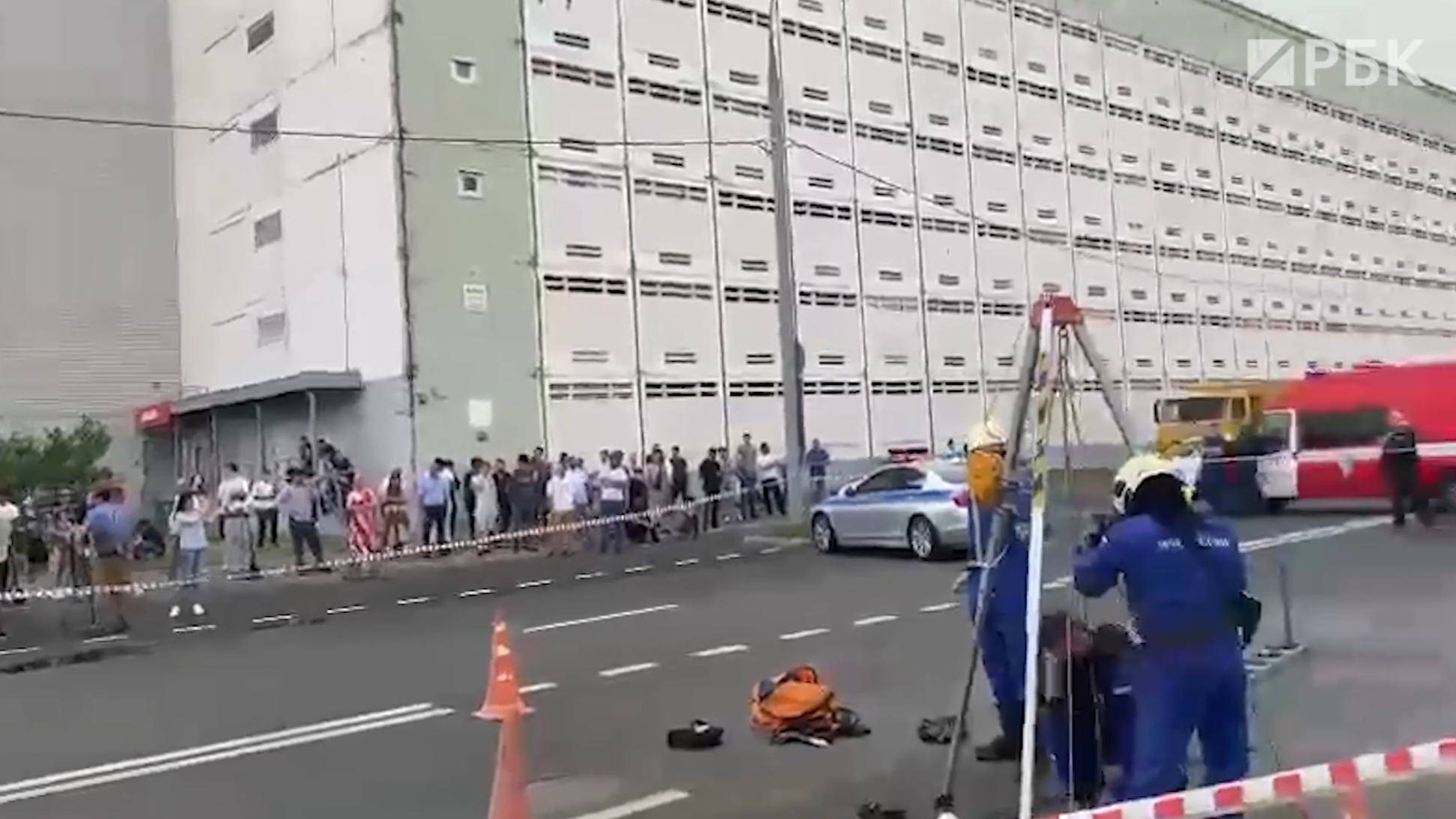 В коллекторе Москвы нашли тело одного из заблокированных рабочих