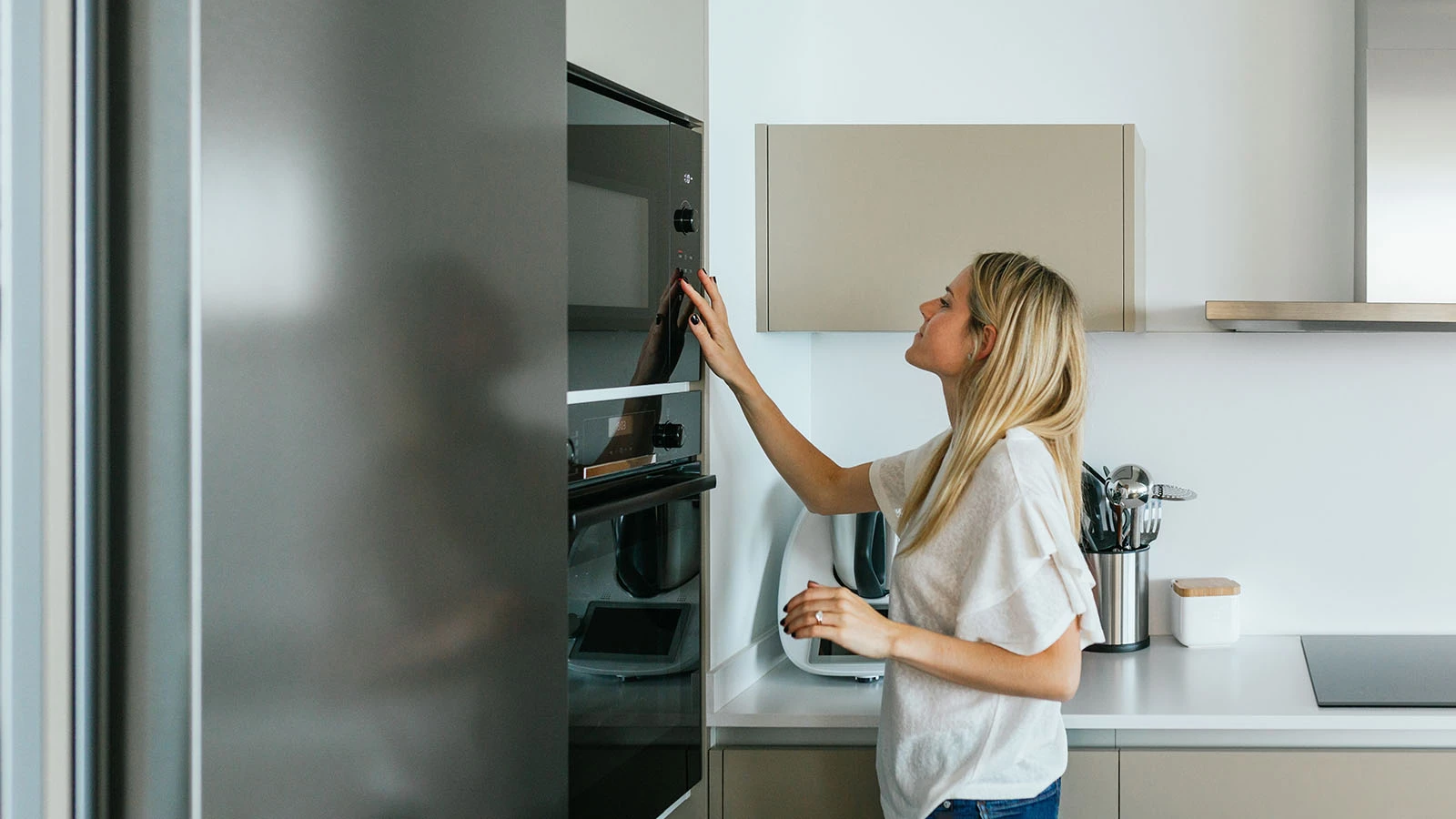 Эти приборы стоит выключить перед выходом из дома. Список