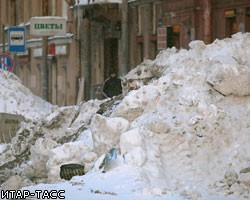 Петербург от снега спасут студенты, курсанты и бомжи