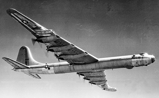 Бомбардировщик США B-36


