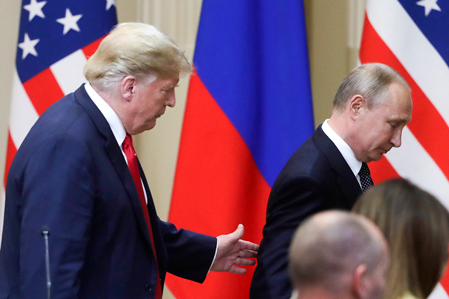 Дональд Трамп и Владимир Путин (слева направо)