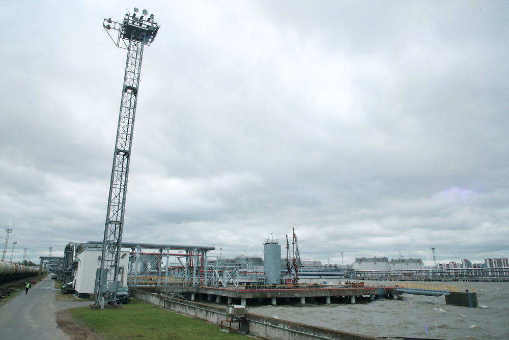 Нефтяной терминал в Большом&nbsp;порту&nbsp;Санкт-Петербург