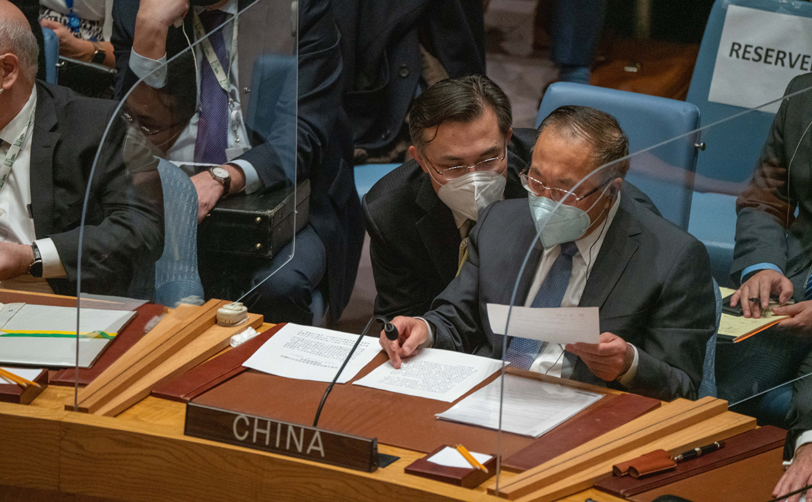 Постоянный представитель Китая при ООН, во время заседания Совета Безопасности