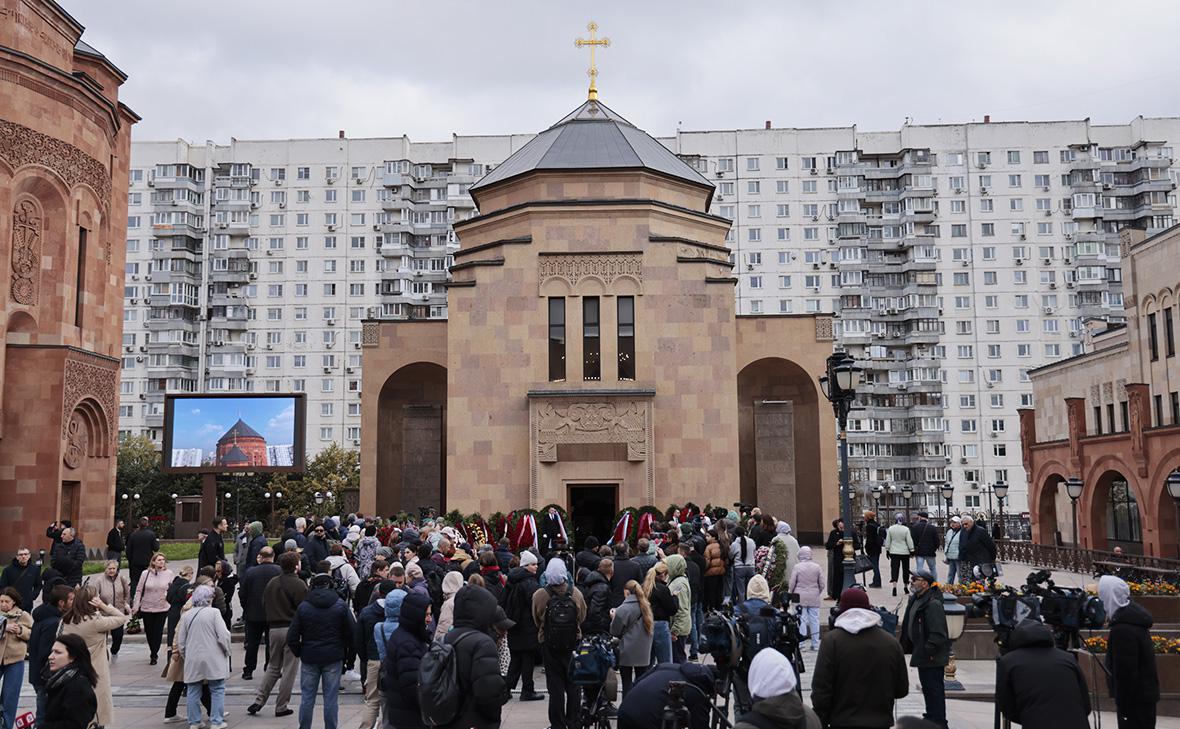 Прощание с Тиграном Кеосаяном. Фоторепортаж