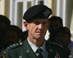 Б.Обама уволил командующего силами НАТО в Афганистане за критику