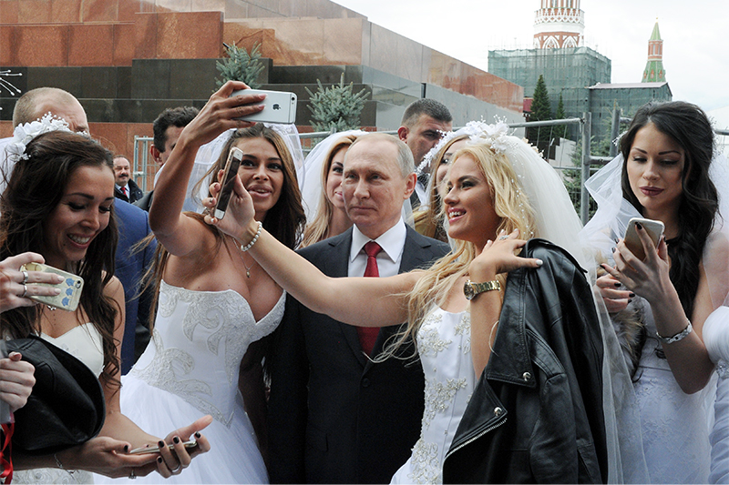 Президент России Владимир Путин на открытии Дня города на Красной площади


