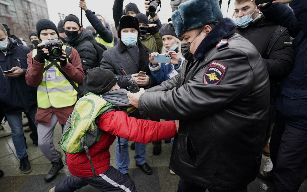 Акции в поддержку Алексея Навального и столкновения с полицией. Главное