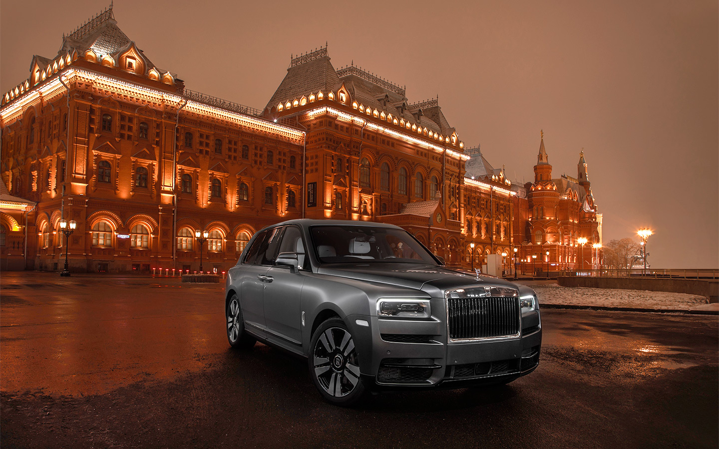 Rolls-Royce привез в Россию четыре уникальных внедорожника Cullinan