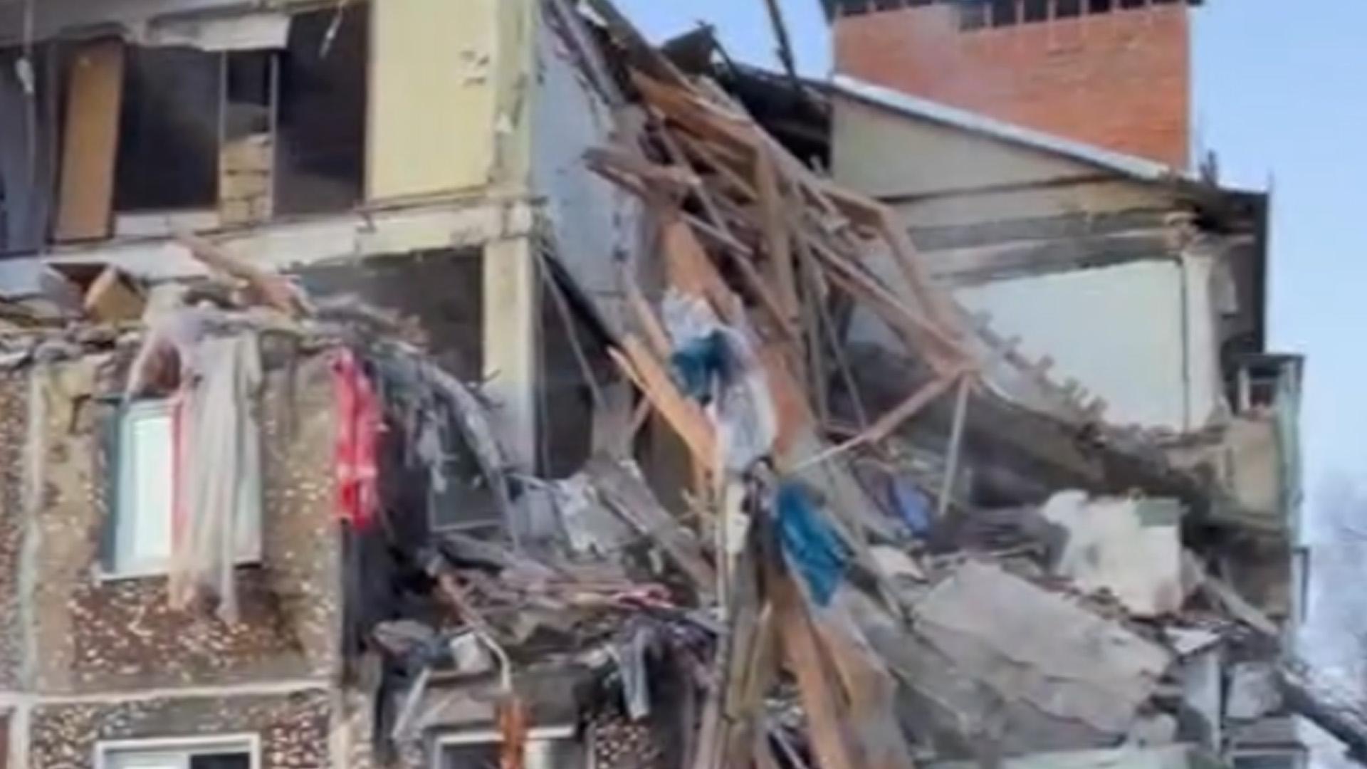 Обрушение подъезда жилого дома при взрыве газа в Ефремове. Видео